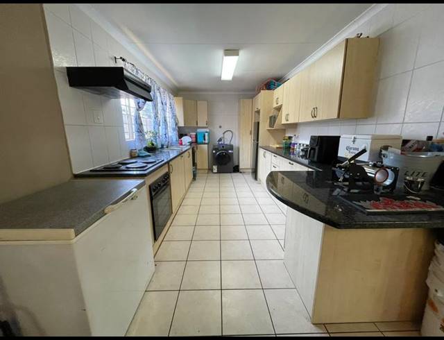 4 BEDROOM HOUSE FOR SALE IN FLORIDA PARK